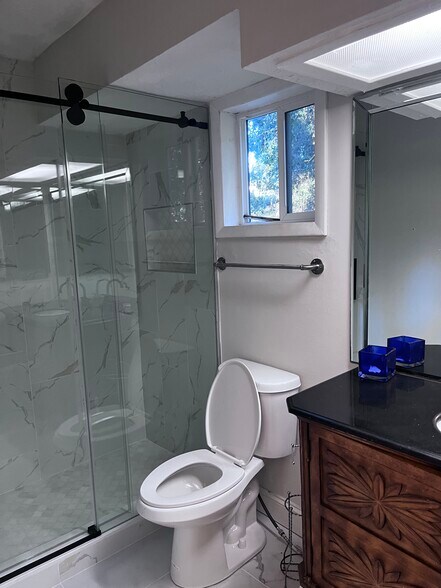 Building Photo - 2288 Paces Ferry Rd SE