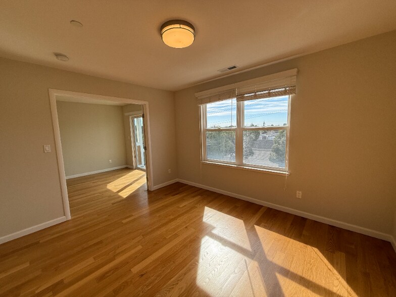 Building Photo - 938 Kearney St