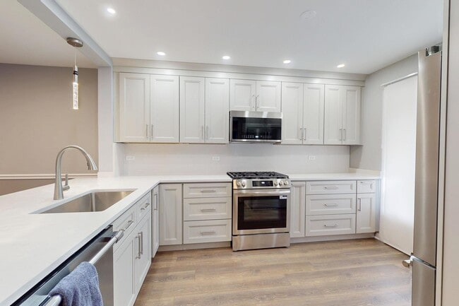 Building Photo - 333 Redwing Dr