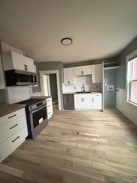 Building Photo - 46 Evelyn St