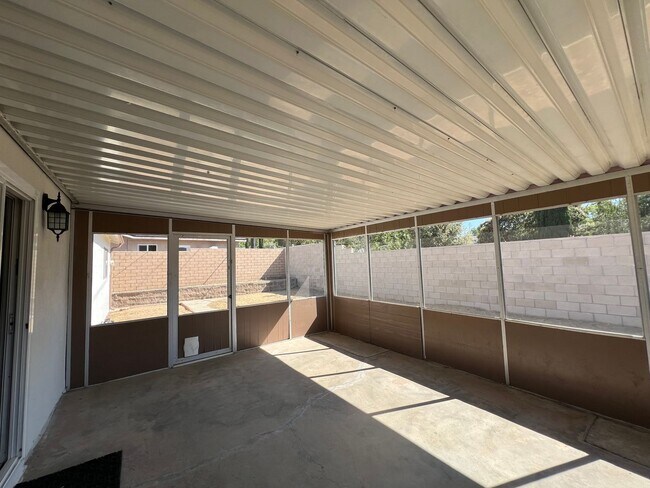 Building Photo - 963 Talbert Ave