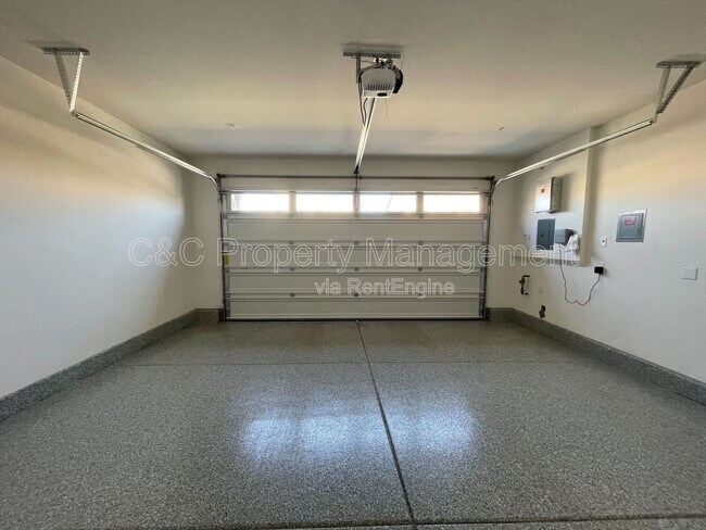 Building Photo - 25803 Sedona Ln