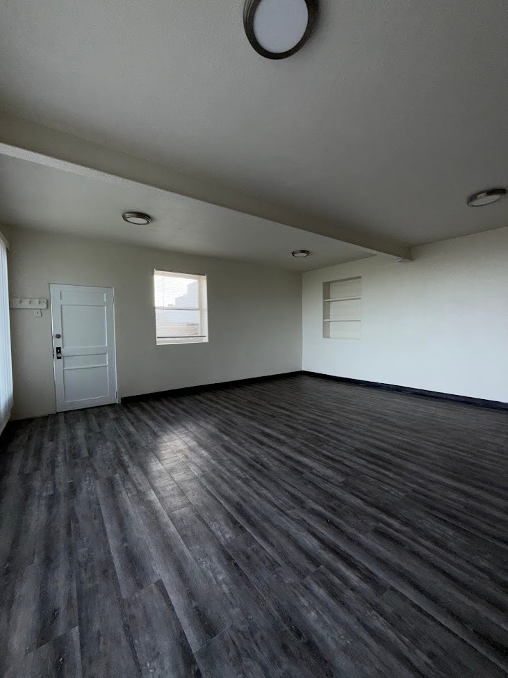 Building Photo - 1559 S Lininger Dr