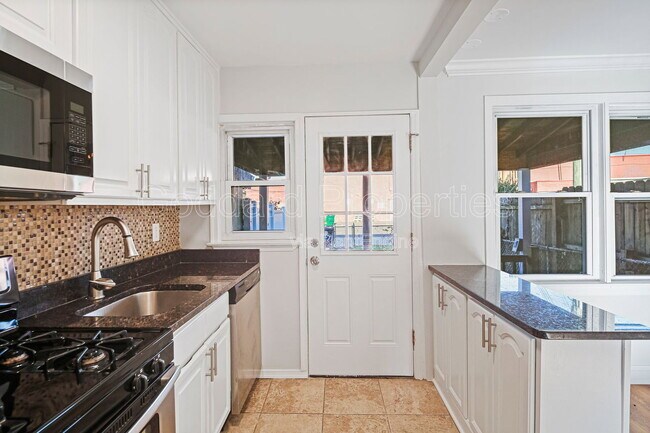 Building Photo - 47 S Hawthorne Rd