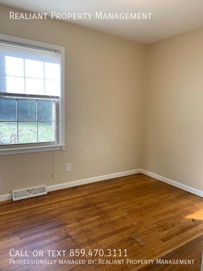 Building Photo - 508 Hickory Hill Dr