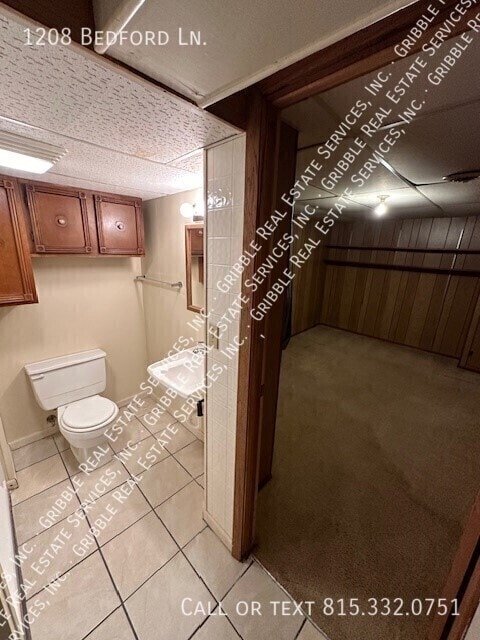 Building Photo - 1208 Bedford Ln