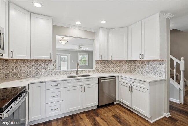 Building Photo - 214 Troon Ct