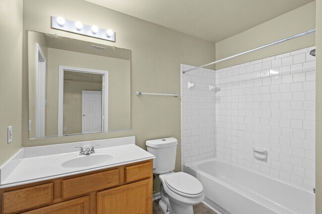 Building Photo - 105 Green Isle Ave