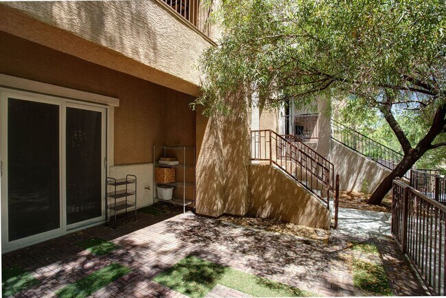 Building Photo - 7724 Vibrant Threads Ct