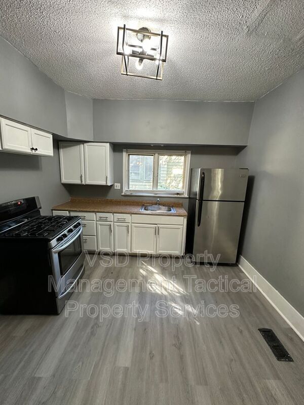 Building Photo - 3901 W 36th St