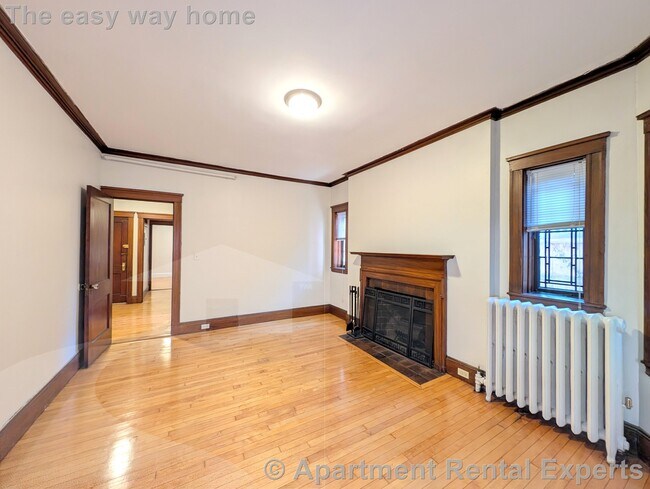 Building Photo - 5 Linnaean St