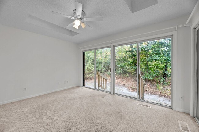 Building Photo - Gated Fairfield Harbour Living – Pool, Marina Access & Beautiful Open-Concept Home