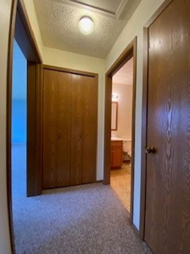 Building Photo - 208 S. Spring St.