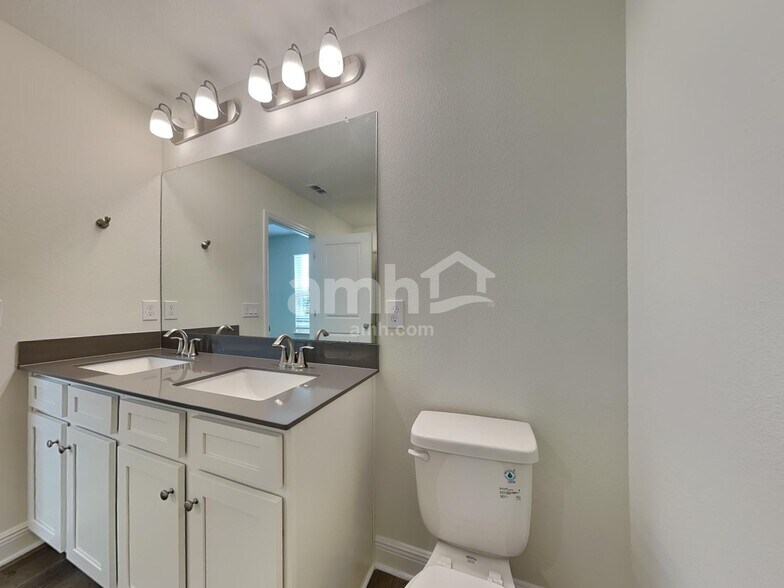 Building Photo - 1264 Heavenly Dr