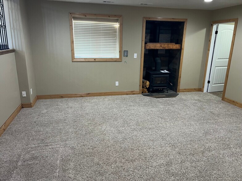 Building Photo - 5223 S 4700 W