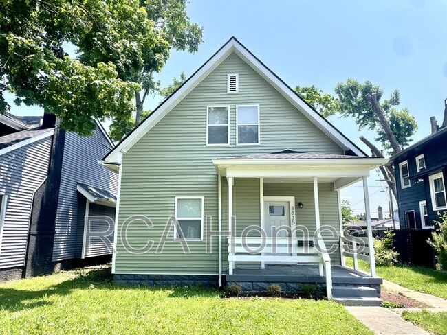 Primary Photo - 3835 N Kenwood Ave