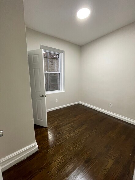 449 Mt Prospect 44 - 439 Mount Prospect Ave