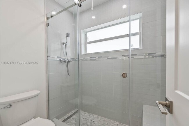 Building Photo - 15250 SW 154th Ave