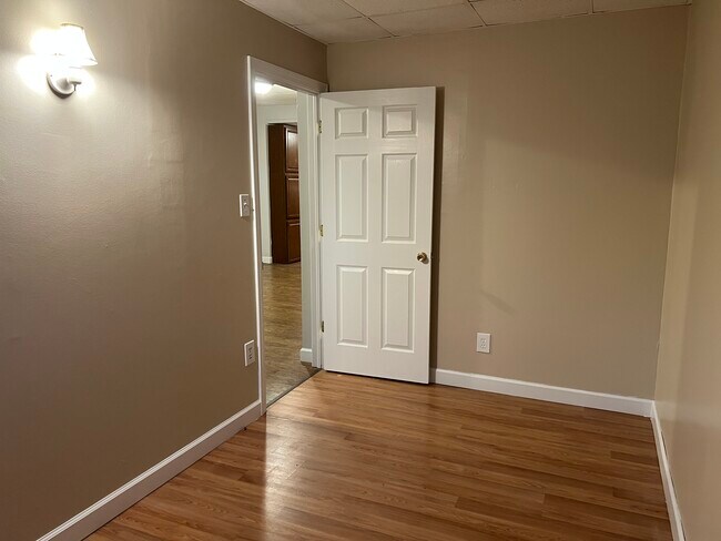 Building Photo - 37 South St