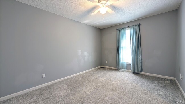 Building Photo - 247 New Richmond Dr