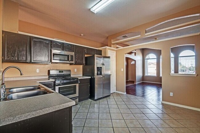 Building Photo - Gorgeous and Spacious Eastside Home for Rent with Refrigerated Air!