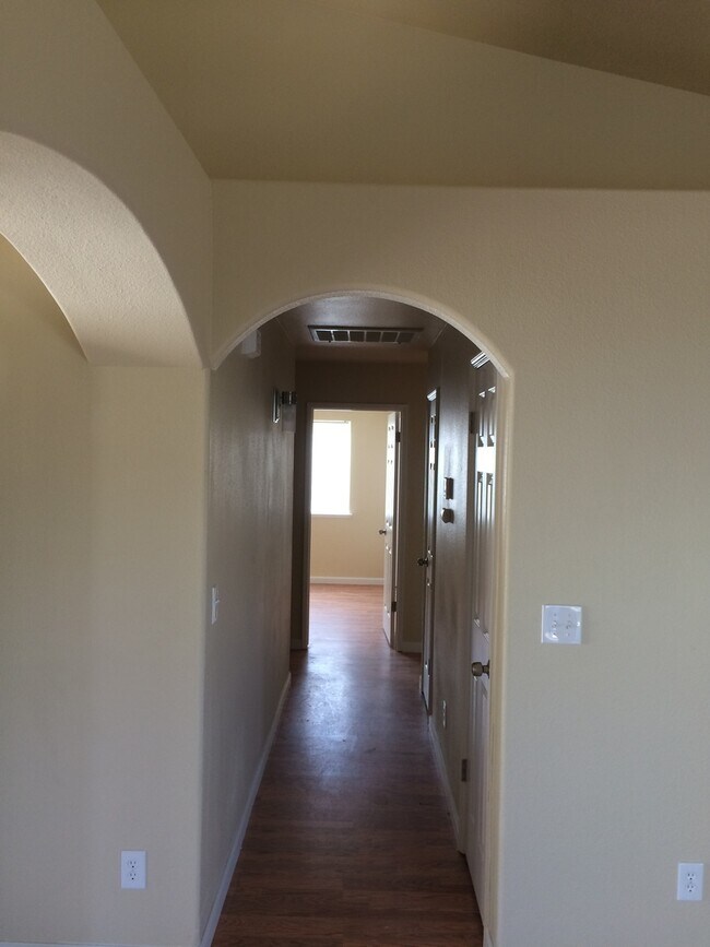 Building Photo - Madera Home for Rent