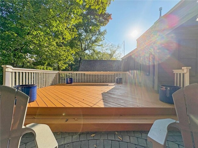 Building Photo - 13900 Hill Ridge Dr