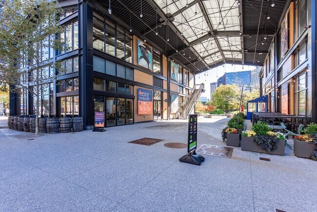 Building Photo - 10 Museum Way