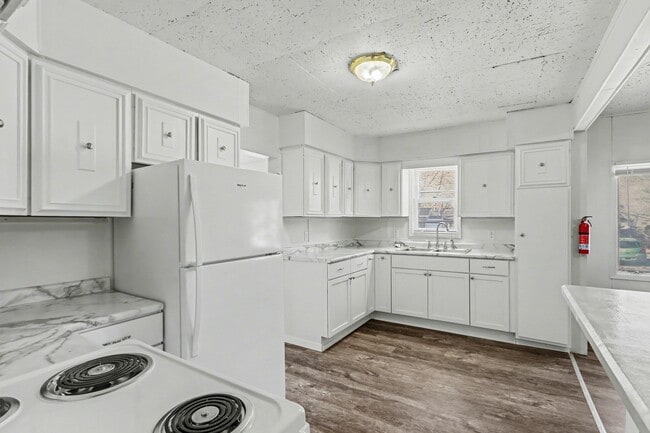 Building Photo - 2215 Mt Olivet Rd