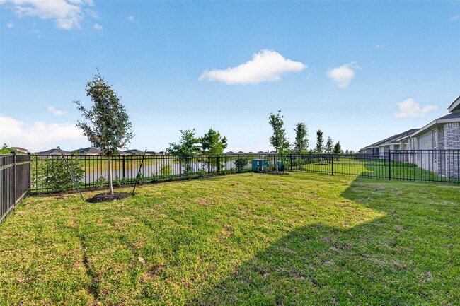 Building Photo - 27435 Sunterra Village Dr