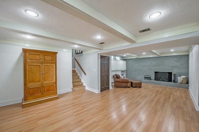 Building Photo - 3086 Waterford Dr