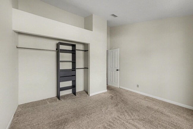 Building Photo - 169 Heron Dr