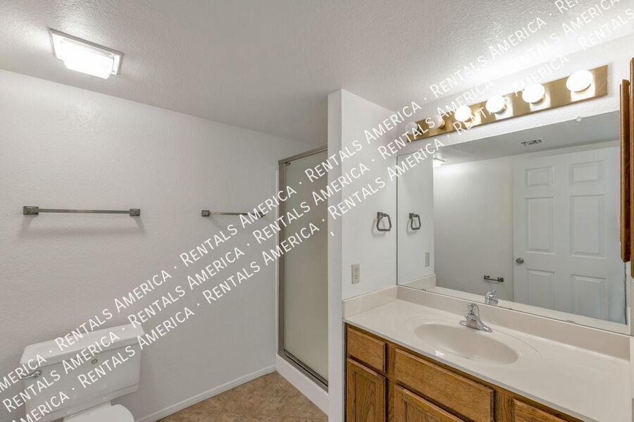 Building Photo - 13831 N Kendall Dr