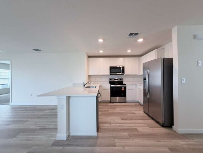 Building Photo - MOVE-IN SPECIAL 2 WEEKS FREE RENT!! NO APPLICATION FEES FOR APPROVED APPLICANTS**Beautiful Brand-...