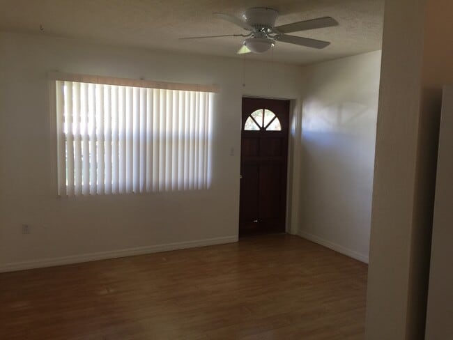 Building Photo - 3310 New England St