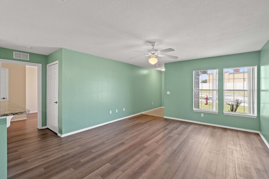 Building Photo - 801 Cape Cod Dr