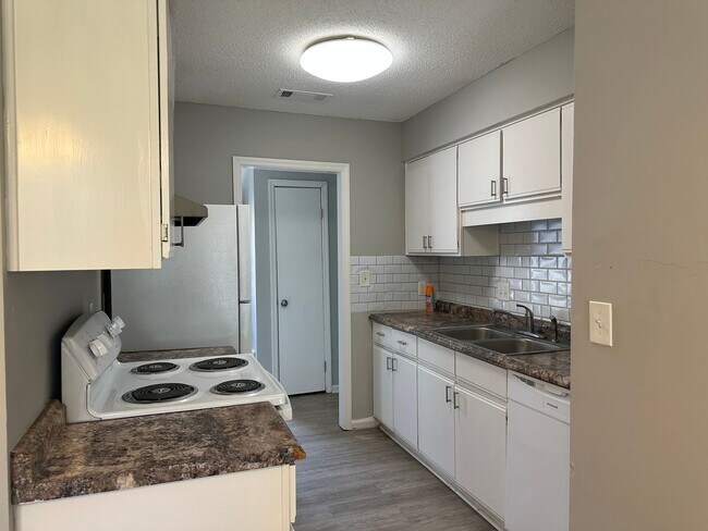 Building Photo - 258 Garden Cir