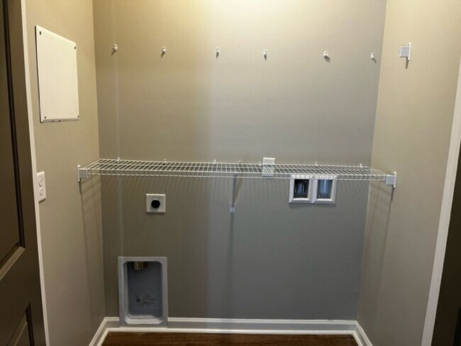 Building Photo - 2 Bedroom 2 Bathroom Apartments close to VSU