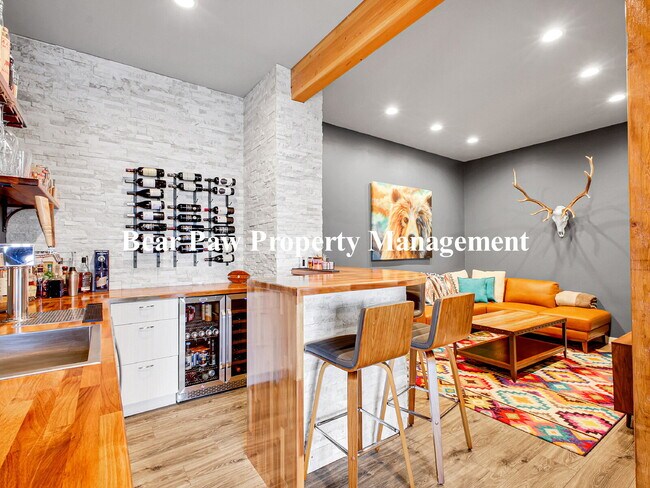 Building Photo - "Spacious 5-Bed Retreat with 3.5 Baths on ...