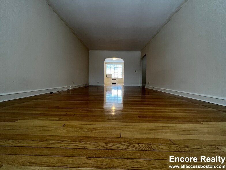 Building Photo - 105 Longwood Ave