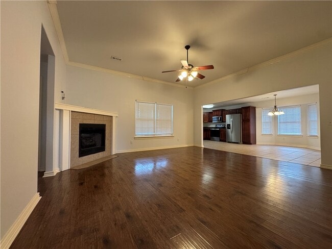 Building Photo - 3905 W Amour Dr