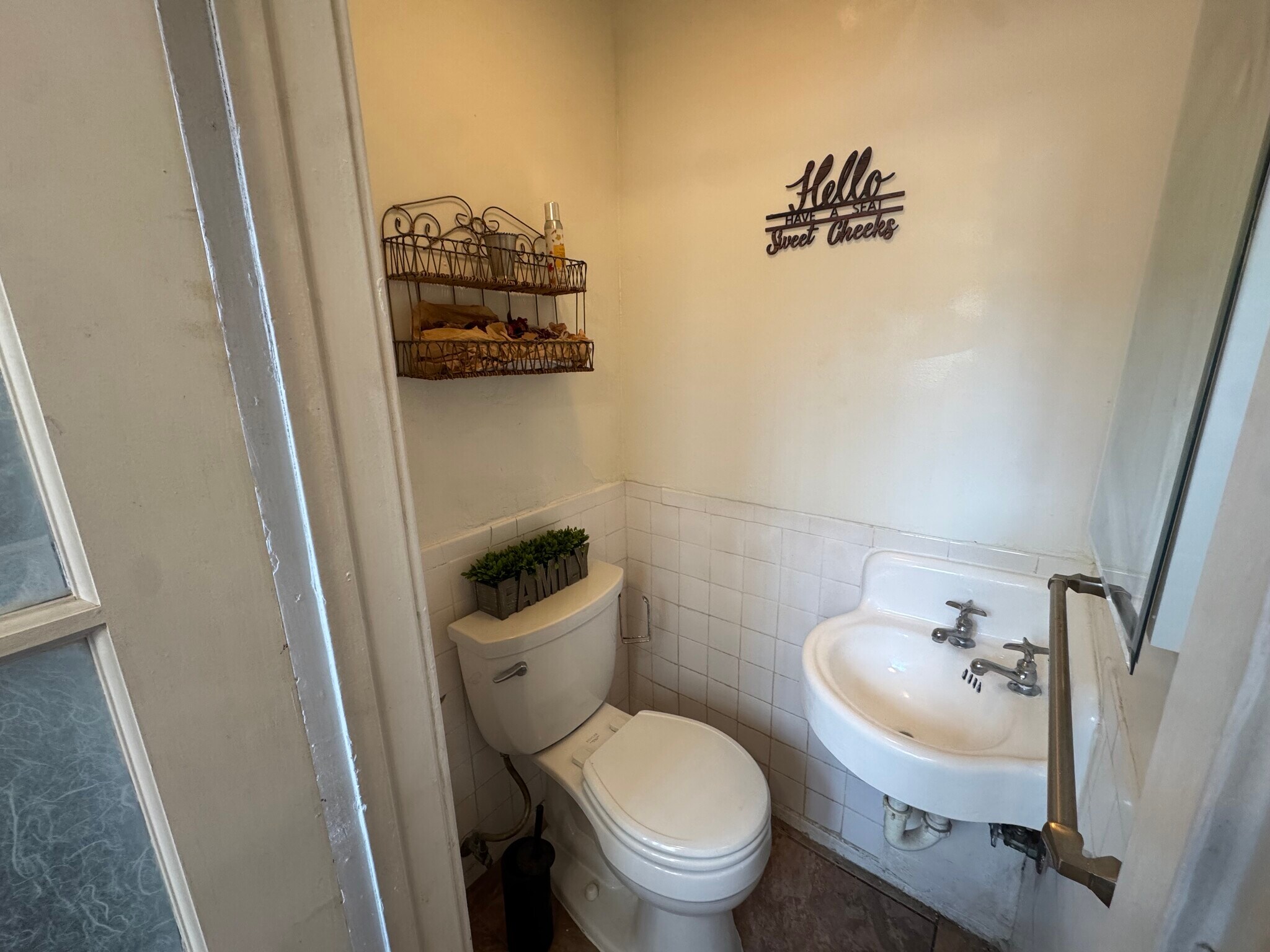 Building Photo - 1056 S Redondo Blvd