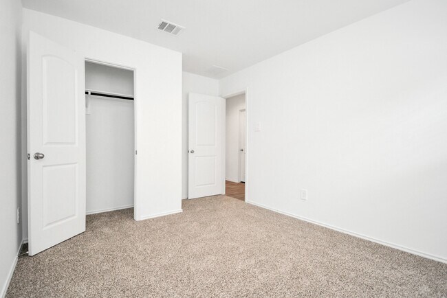 Building Photo - 23133 Teakwood Hills Dr