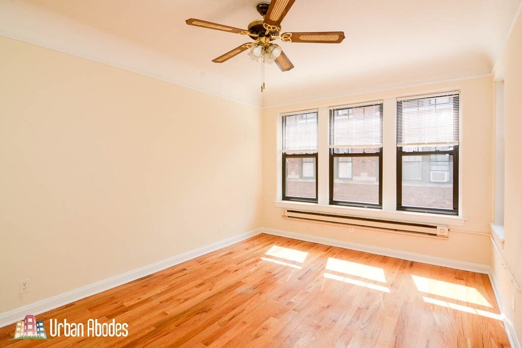 Building Photo - 4415 N Wolcott Ave