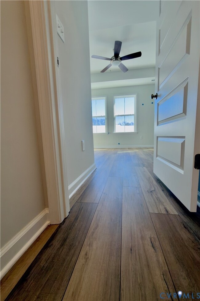 Building Photo - 121 This Wy