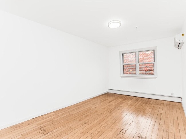 Building Photo - 661 Sagamore St