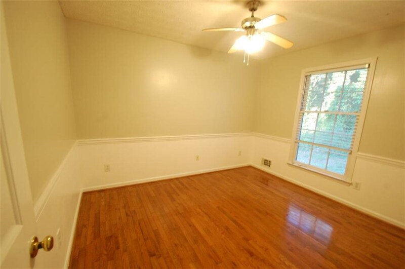 Building Photo - 5511 Burrus Ln