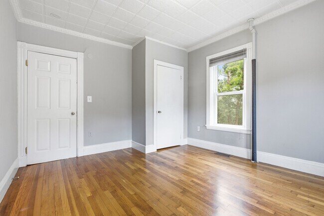 Building Photo - 181 Churchills Ln