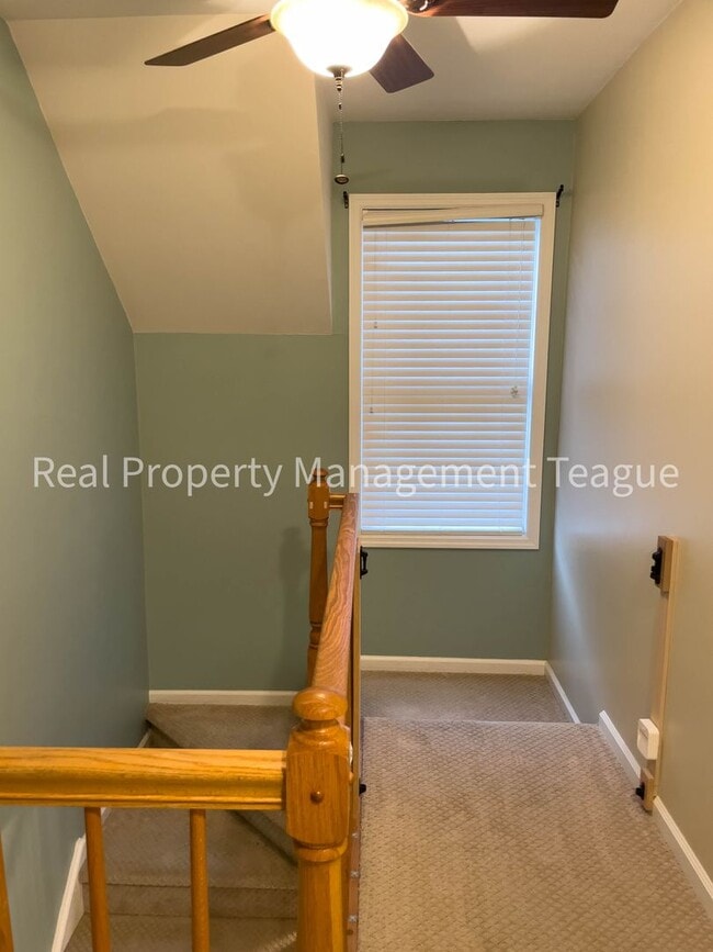 Building Photo - Beautiful Single Family Home