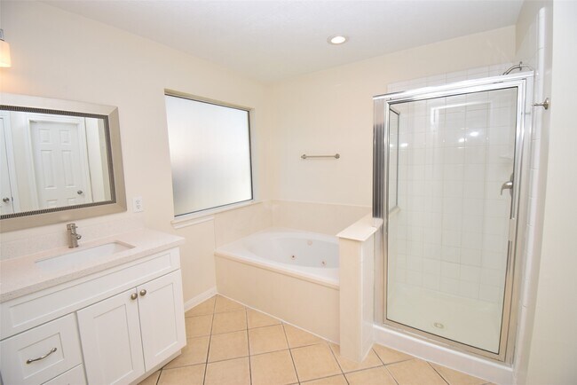 Building Photo - 2427 Teal Run Pl Dr